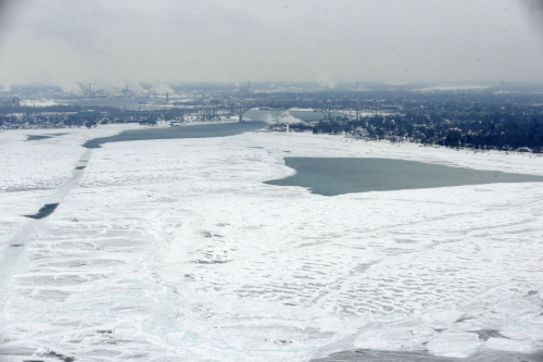 �鲼ѩɫ�����׺��ذ���