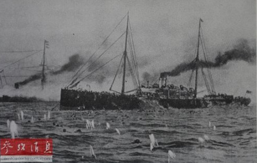 1894年7月25日,日本偷袭在朝鲜牙山口外丰岛的中国海军北洋舰队,“高升”号被日舰击沉。清政府与日本8月1日同时向对方宣战,甲午战争正式爆发。图为正在沉没的“高升”号(绘画作品)。(资料图片) 1894年7月25日,日本偷袭在朝鲜牙山口外丰岛的中国海军北洋舰队,“高升”号被日舰击沉。清政府与日本8月1日同时向对方宣战,甲午战争正式爆发。图为正在沉没的“高升”号(绘画作品)。(资料图片)