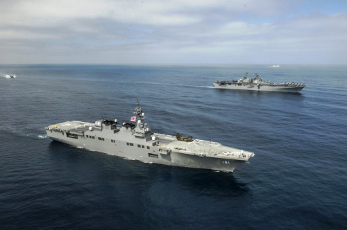 日美联合两栖攻击舰队练夺岛战(组图) 日美联合两栖攻击舰队练夺岛战(组图)