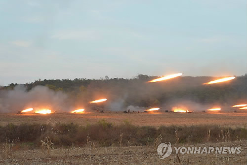 一位韩国政府高级消息人士27日表示,近日朝军进行意在针对韩军警戒哨所(GP)和普通前哨(GOP)发起袭击和挑衅的训练,打击目标十分明确。(韩联社) 一位韩国政府高级消息人士27日表示,近日朝军进行意在针对韩军警戒哨所(GP)和普通前哨(GOP)发起袭击和挑衅的训练,打击目标十分明确。(韩联社)