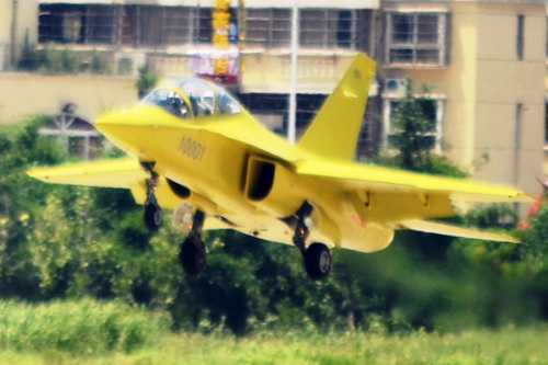 L-15�߼����������й��������ð汻��Ϊ����-10(��ͼ)