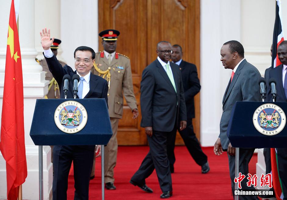 李克强与肯尼亚总统肯雅塔共同会见记者