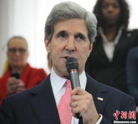 华盛顿时间2013年2月4日,美国新任国务卿克里来到国务院报到,正式开启自己的国务卿任期。在对下属发表致辞时,克里自嘲自已要看齐前任希拉里还“任重道远”。<a target='_blank' href='http://www.chinanews.com/'>中新社</a>发 德永健 摄 华盛顿时间2013年2月4日,美国新任国务卿克里来到国务院报到,正式开启自己的国务卿任期。在对下属发表致辞时,克里自嘲自已要看齐前任希拉里还“任重道远”。<a target='_blank' href='http://www.chinanews.com/'>中新社</a>发 德永健 摄