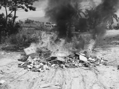 假冒伪劣商品被烧毁 假冒伪劣商品被烧毁