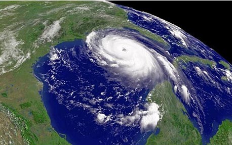 资料图:这是美国国家海洋和大气层管理局2005年8月29日公布的飓风“卡特里娜”的云层照片。 资料图:这是美国国家海洋和大气层管理局2005年8月29日公布的飓风“卡特里娜”的云层照片。