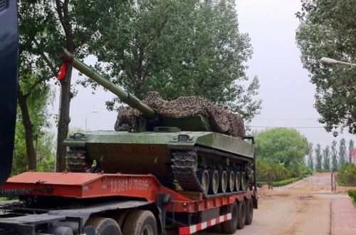 �й���һ������̹�˽�ָӡ��ɽ�ؾ���(��ͼ)