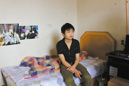 15岁少年3岁丧母父亲突发脑溢血 想为父辍学打工 -中新网