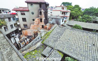 火灾现场。 火灾现场。