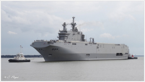 资料图:法国为俄罗斯建造的“西北风”级试航 资料图:法国为俄罗斯建造的“西北风”级试航