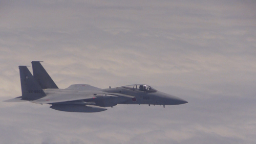 �ձ�F-15����������й�ͼ-154�ɻ�(��ͼ)