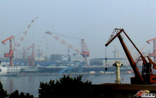 辽宁舰回船坞新照曝光(组图) 辽宁舰回船坞新照曝光(组图)