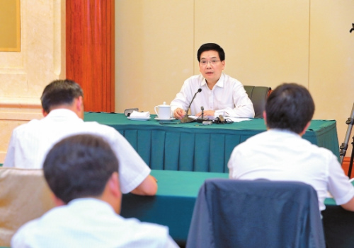 �������磬�ع��ٶԲ��������쵼�ɲ�������ǰ����̸�����ܲ� �� 