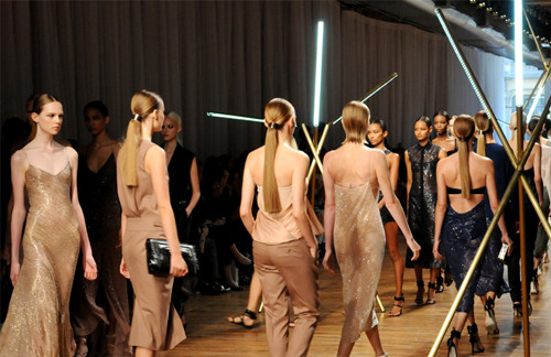 ǰ�������й��ĵ���β����2014�ػ�ʱ����̨��ͼΪJason Wu�����㳡�ա���������ԣ���Ӱ