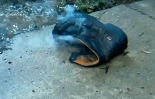 �¿��ɱ����缯�к�ֻ�����ˣ�ֻ��Ь�ӱ�����
