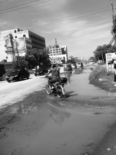 灵桂大道上的积水 灵桂大道上的积水