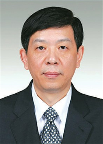 陆东,男,1961年11月出生,汉族,籍贯上海,中央党校研究生,1982年8月参加工作,1984年10月加入中国共产党。现任虹口区副区长,上海市公安局虹口分局党委书记、局长。拟任中共上海市公安局纪律检查委员会书记。 陆东,男,1961年11月出生,汉族,籍贯上海,中央党校研究生,1982年8月参加工作,1984年10月加入中国共产党。现任虹口区副区长,上海市公安局虹口分局党委书记、局长。拟任中共上海市公安局纪律检查委员会书记。