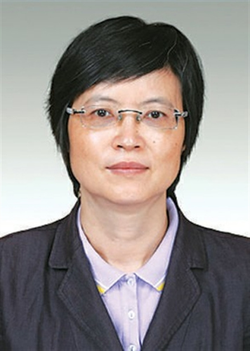 ���Ů��1961��7�³��������壬�����Ϻ���ȫ���ƴ�ѧ����ѧѧʿ������ʦ��1983��2�²μӹ�����1996��12�¼������ѧ�硣�����Ϻ��й����ʲ��ල����ίԱ���Ȩ��������������Ȩ�����������Ρ������Ϻ���ʢ�����ţ����޹�˾���ܲá�