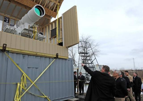  ����ͼ 2014��3�£�������Ա�����Ӳ���弤�������Ĺ���ָ�����͸���װ�á�Ӣ��Ҳ�����������ܼ����������ƣ�Ϊ�亣����ͧװ������������