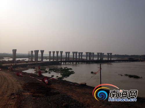 Ŀǰ�����������޽����Ŷռ������϶ɽ��ϰ���������Ϊ���ڶ�ɽ�����ز�Ǩ������չ��˳������ʩ��������(�Ϻ������� �ܾ��� ��)