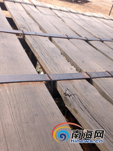 ����ľ�������Ƭ����˿�̶���ľ����ľ���ķ�϶�ܴ�(�Ϻ������� �ܾ��� ��)