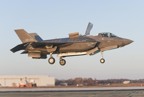 F-35B BF-2原型机试飞 F-35B BF-2原型机试飞