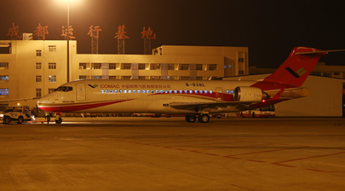 晨光熹微中,105架机整装待发 晨光熹微中,105架机整装待发