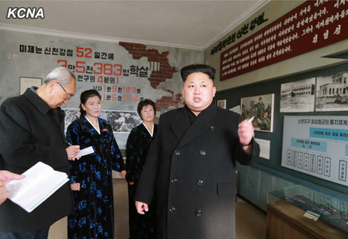 金正恩视察信川博物馆(图片来源:朝中社) 金正恩视察信川博物馆(图片来源:朝中社)