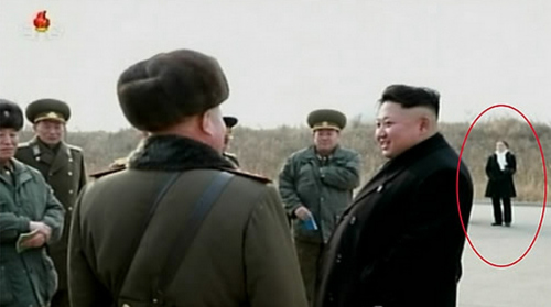 ������ָ��Ů���ڱ����(��ͼ)