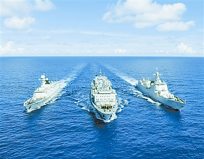 7月,美国主导多国在珍珠港和夏威夷附近海域举行了“环太平洋-2014”演习。中国海军首次参加演习,派出了4艘军舰,规模仅次于东道主美国,参加7个课目的实际演练,引起外界高度关注。 7月,美国主导多国在珍珠港和夏威夷附近海域举行了“环太平洋-2014”演习。中国海军首次参加演习,派出了4艘军舰,规模仅次于东道主美国,参加7个课目的实际演练,引起外界高度关注。