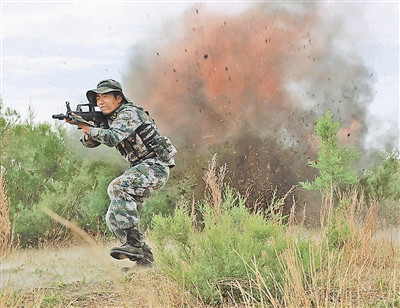 �½�����ĳʦ��ѵ�������ñ���ս��������ˤ�������ӡ�����6��10�գ���ʦ������ʵ��ʵ�������н�����սѵ�����ޡ����㡡