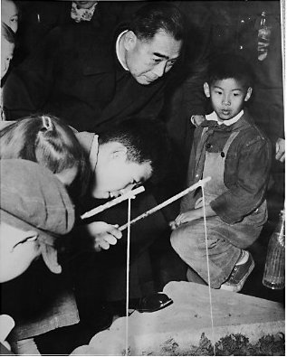 �����Ĺذ�(��������ǰ����������Ϸ��Ϊ��Ԯ)��