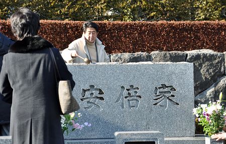 国际要闻精粹:巴黎反恐大游行 亚航黑匣子打捞