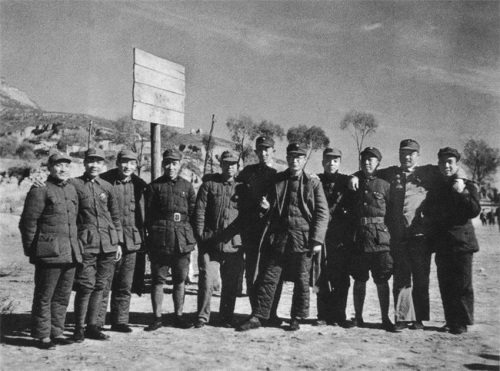 领导中央特科工作的顾顺章,在护送张国焘前往鄂豫皖根据地的返回途中