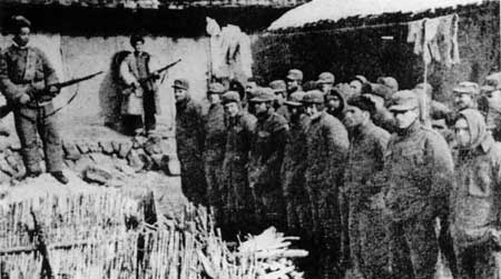 朝鲜战争中被人民志愿军俘虏的美军士兵。资料图 朝鲜战争中被人民志愿军俘虏的美军士兵。资料图