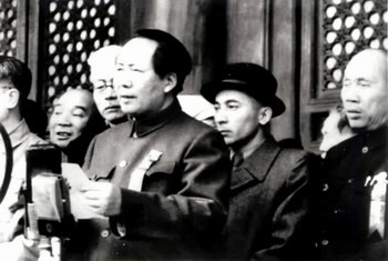 1949��10��1�գ�������(�Ҷ�)���찲�ų�¥�ϲμӿ�����䡣