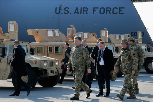 ����ͼ���ڿ�����ͳ��ӭ����Ԯ��װ��