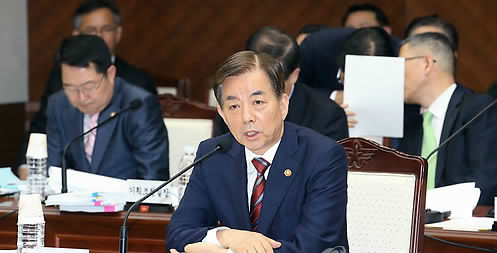 资料图:韩国国防部长韩民求 资料图:韩国国防部长韩民求