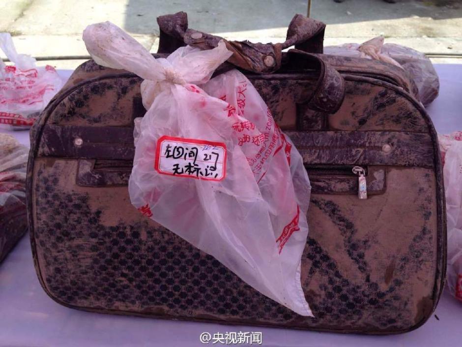 “东方之星”乘客遗物开始认领