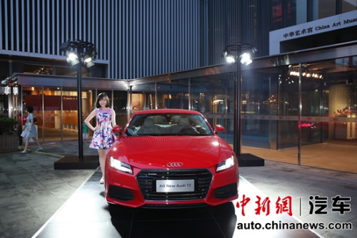 全新奥迪TT成为中国馆外镁光灯追踪的焦点 全新奥迪TT成为中国馆外镁光灯追踪的焦点