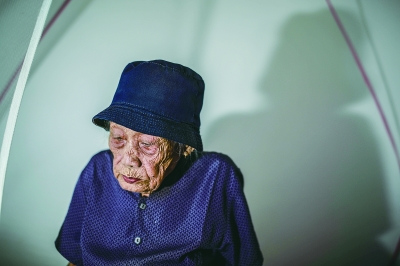 慰安妇的经历在陈亚扁的人生中,始终是一抹永不消失的阴影 摄/法制晚报丽案调查工作室 记者 蒲晓旭 慰安妇的经历在陈亚扁的人生中,始终是一抹永不消失的阴影 摄/法制晚报丽案调查工作室 记者 蒲晓旭