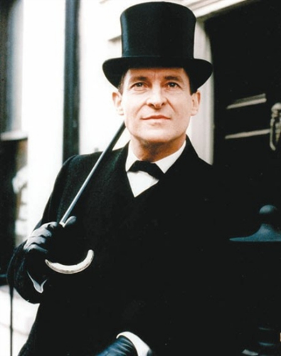 电视剧《福尔摩斯探案集》 播出时间:1984年至1994年 主演:杰里米·布雷特。 电视剧《福尔摩斯探案集》 播出时间:1984年至1994年 主演:杰里米·布雷特。