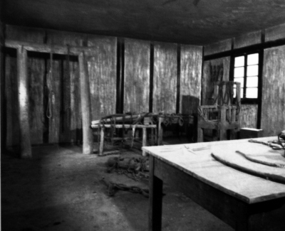 渣滓洞审讯室内景.