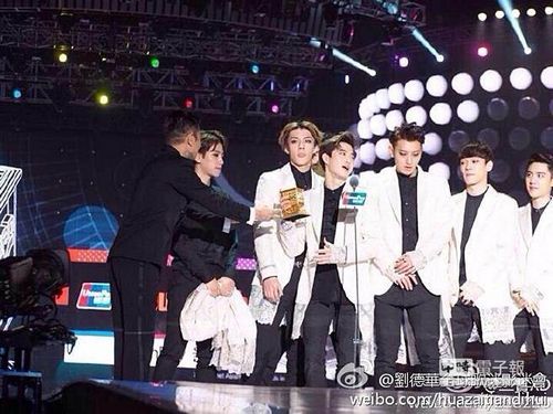 EXO�����»��佱 ͼƬ��Դ��̨�塰�й�ʱ����