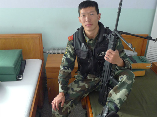 通讯勇士牺牲索马里青春热血染军旗