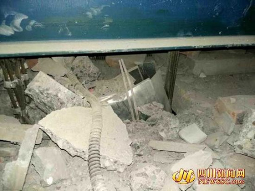 ͼΪ��7��30�յ��ݳ嶥��׹�����У������Ƶ�¥��塣