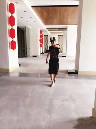 沈春阳晒老公酷照 沈春阳晒老公酷照