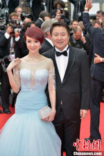 资料图:金巧巧(左) 资料图:金巧巧(左)