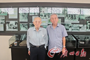 华支战士李康希(左)和吕水涯。 华支战士李康希(左)和吕水涯。