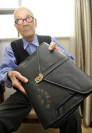 8��24�գ��ɶ�������������ҽԺ������μ����ͭ�񿢹���ʽ���ŵĹ��İ�������־����һֱ�����������š�