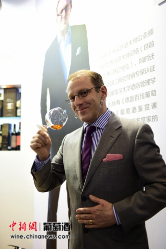 世界侍酒大师方克•卡默对张裕可雅XO白兰地给予高度评价 世界侍酒大师方克•卡默对张裕可雅XO白兰地给予高度评价